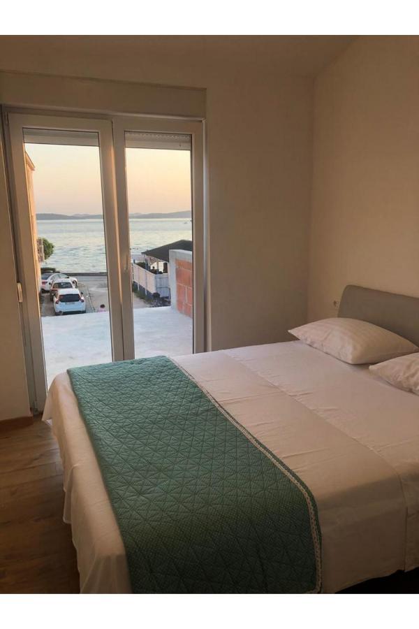 Beach Front Paradise Apartment Sukošan Esterno foto