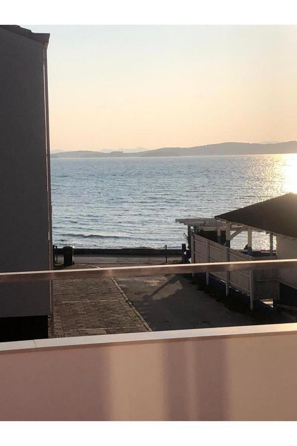 Beach Front Paradise Apartment Sukošan Esterno foto